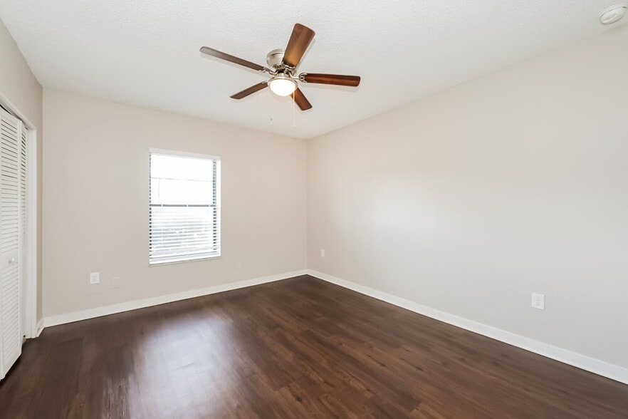 Building Photo - 6906 El Centro Ct