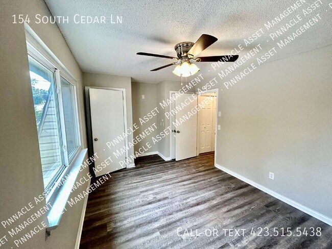 Building Photo - 154 S Cedar Ln