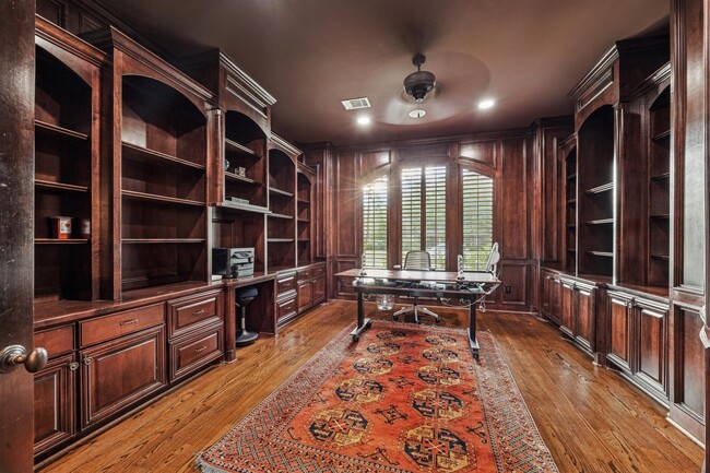 Building Photo - 170 Plantation Rd