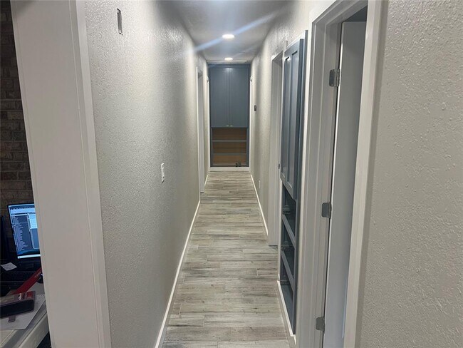 Building Photo - 7020 Comanche Ave