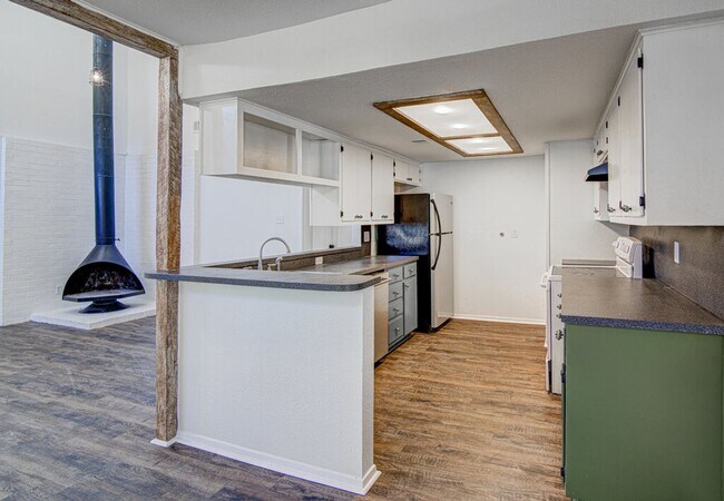 Building Photo - 1807 Briar Hill Dr