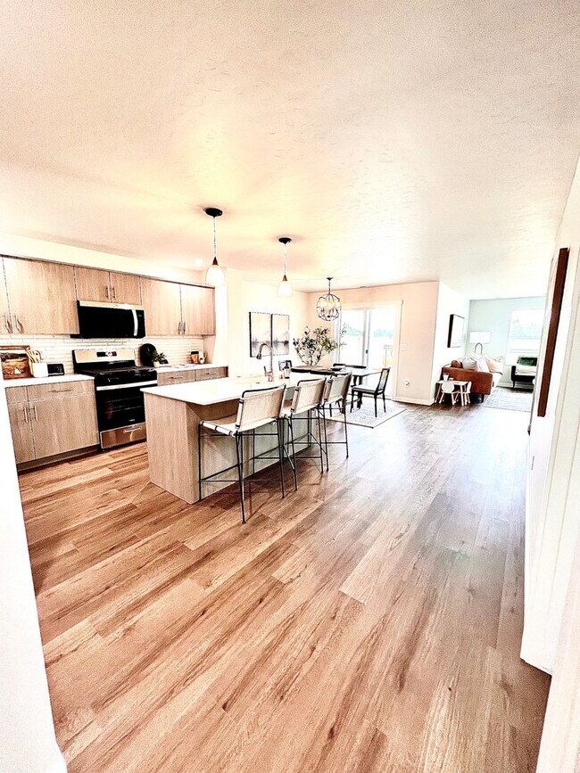 Building Photo - BRAND NEW HOME! 4 Bed/2.5 Bath plus Office and Flex Space Upstairs
