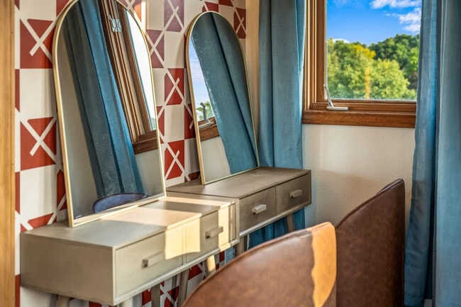 Building Photo - 7208 Secrest Ct