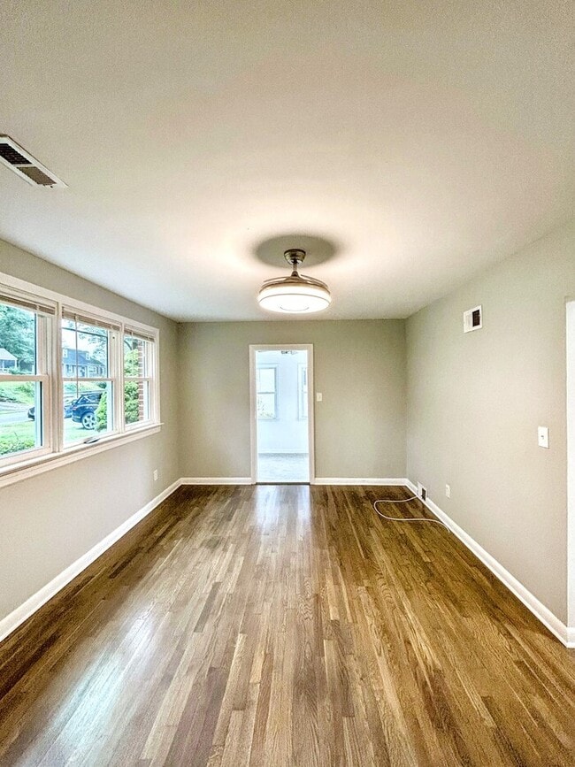 Building Photo - 1513 Cutshaw Pl
