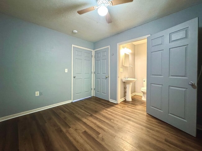 Building Photo - 1 Bedroom Upstairs apartment Just outside of Searcy