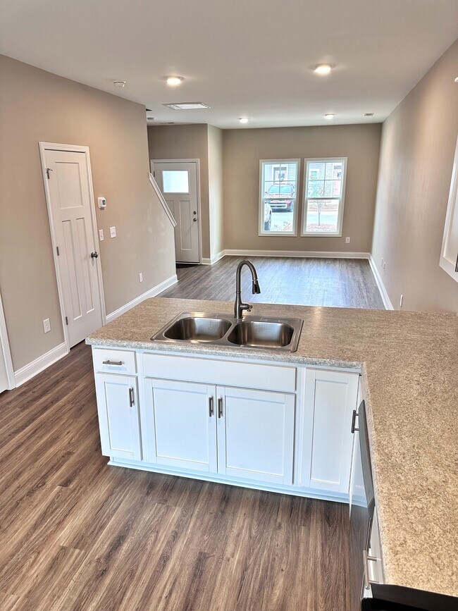 Building Photo - 617 Jacks Xing Dr