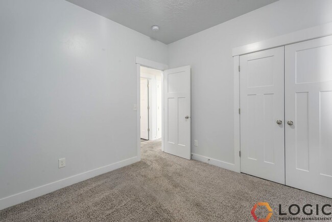 Building Photo - Beautiful 3 Bedroom Condo in Amazing Lehi ...