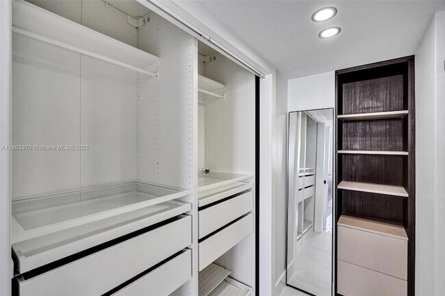Building Photo - 6039 Collins Ave