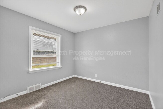 Building Photo - 1214 Forest Home Dr