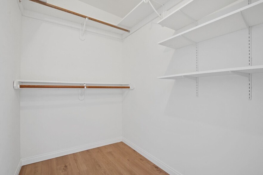 Building Photo - 422 Hill St