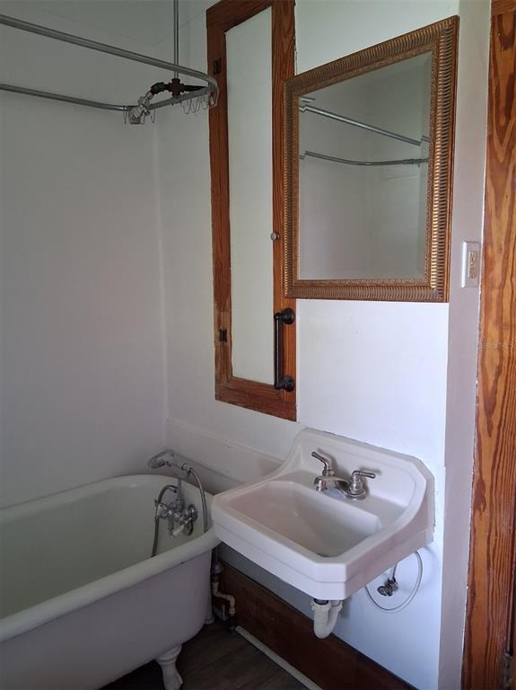 Building Photo - 472 Clearwater Largo Rd