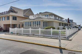 Building Photo - 115 N Ocean Ave
