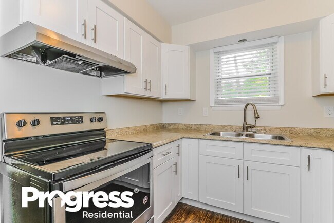 Building Photo - 508 Loch Lomond Dr