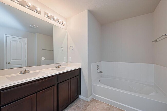 Building Photo - 3018 Darlington Ct