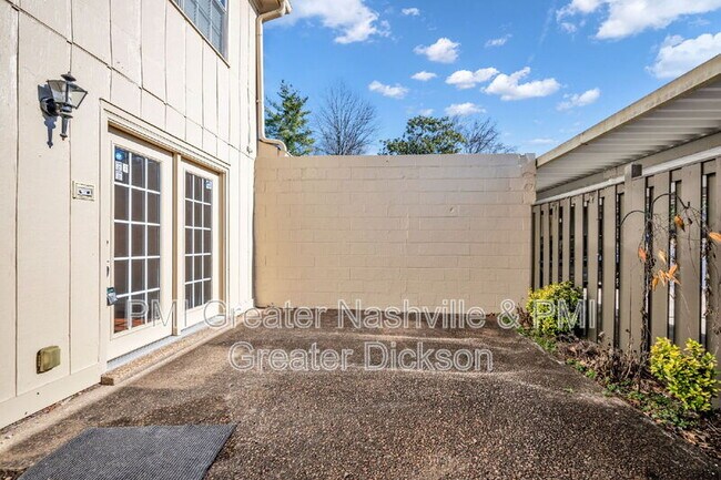 Building Photo - 8207 Sawyer Brown Rd