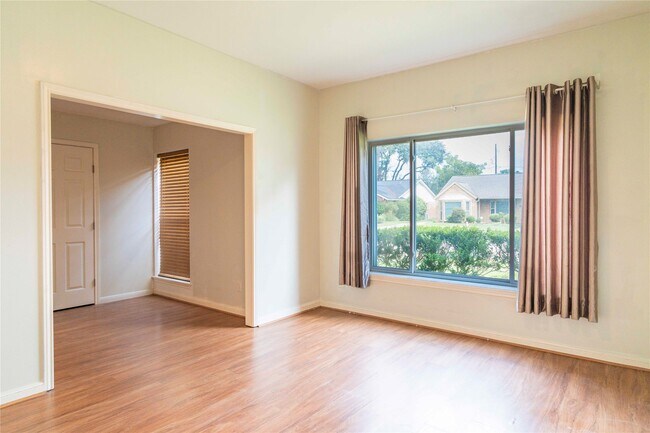 Building Photo - 8819 Hazen St