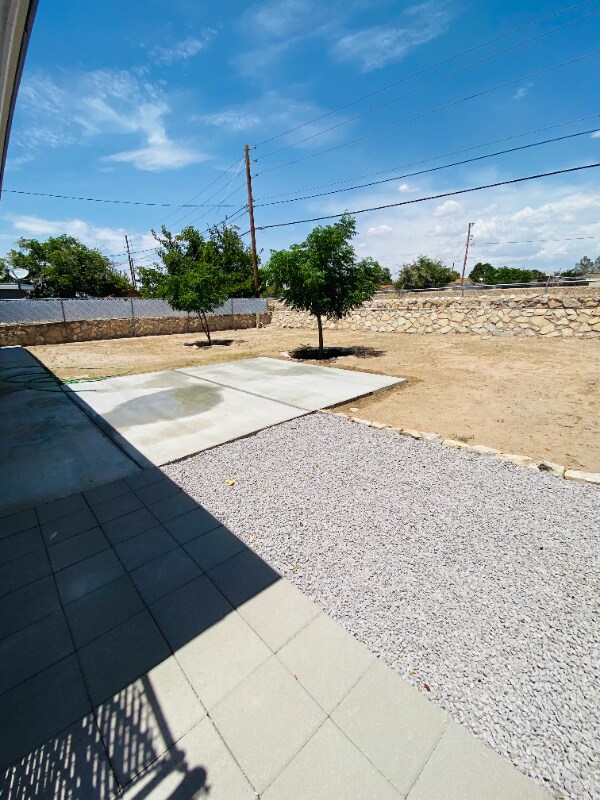 Building Photo - 9101 Tenango Dr