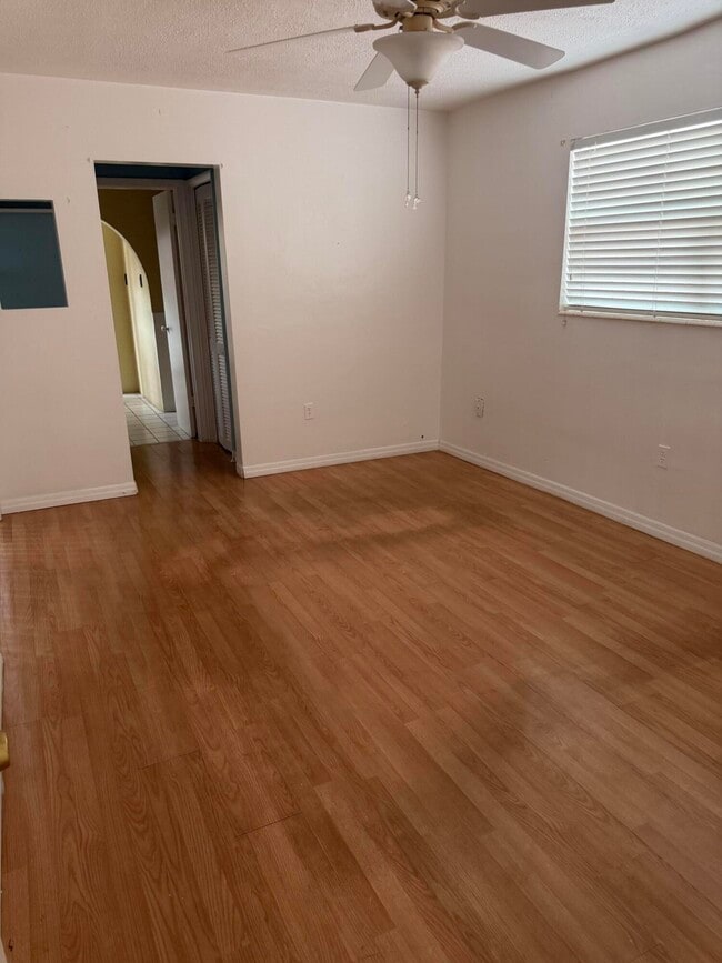 Building Photo - 7648 Alhambra Blvd