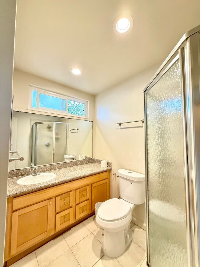 Building Photo - COMING SOON! $3,790 / 3 BR - 1528 S.F. VER...
