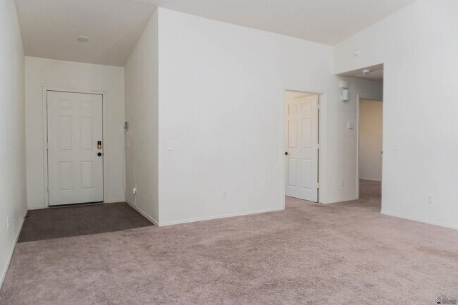 Building Photo - 7352 E 38th St