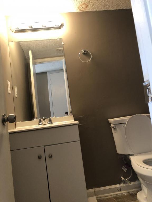 Building Photo - 5140 Highpoint Rd