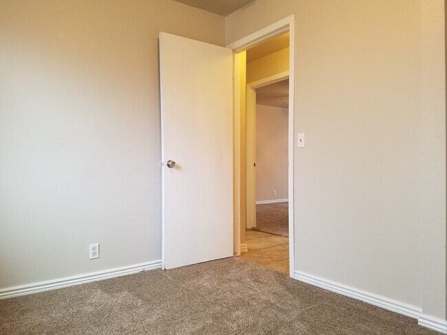Building Photo - 7942 Chadbourne Dr