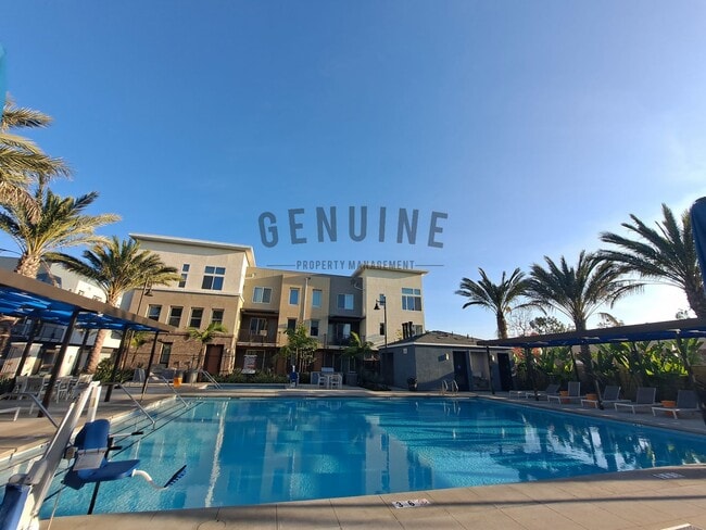 Building Photo - Beautiful Tri-Level 3Bd 2.5Ba Townhome in ...