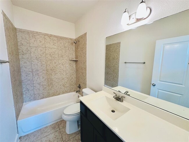 Building Photo - 2216 Creekside Ln