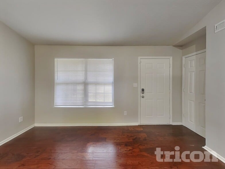 Building Photo - 3737 W 42nd Terrace