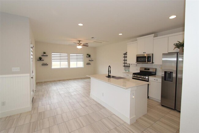 Building Photo - 131 Furlong Dr