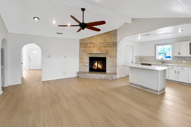 Building Photo - 6014 Willowbend Blvd