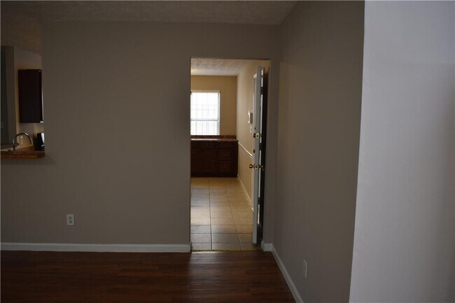 Building Photo - 610 Durham Ridge Dr NW