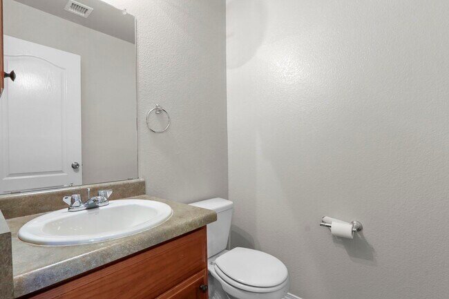 Building Photo - 2300 Glitter Point
