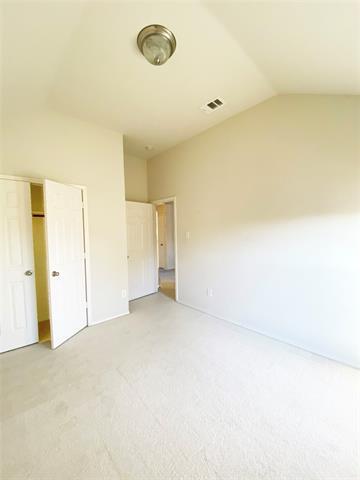 Building Photo - 9300 Hunter Chase Dr