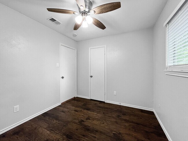 Building Photo - 3 BR/1.5BA | Newly Renovated Single Family Home | 1-Car Covered Parking | Gated backyard!
