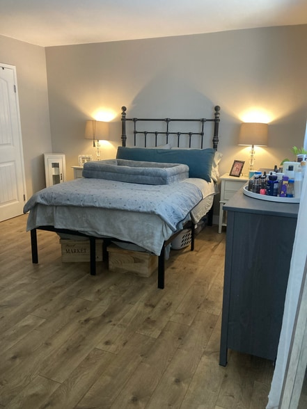 Master bedroom includes large close with door mirrors - 3675 Cherokee Ave