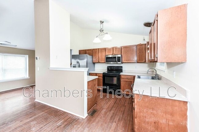 Building Photo - 10135 Forest Hill Cir