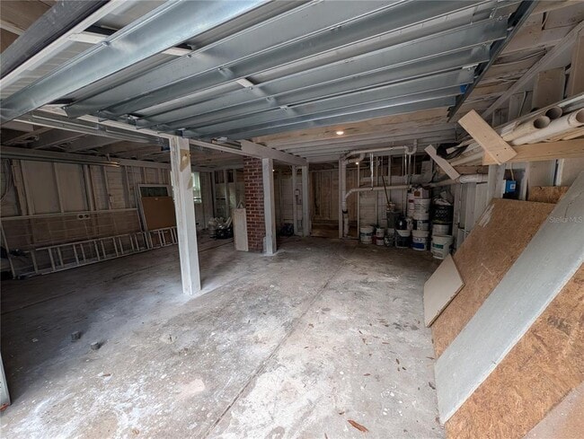 Building Photo - 985 8th Ave S
