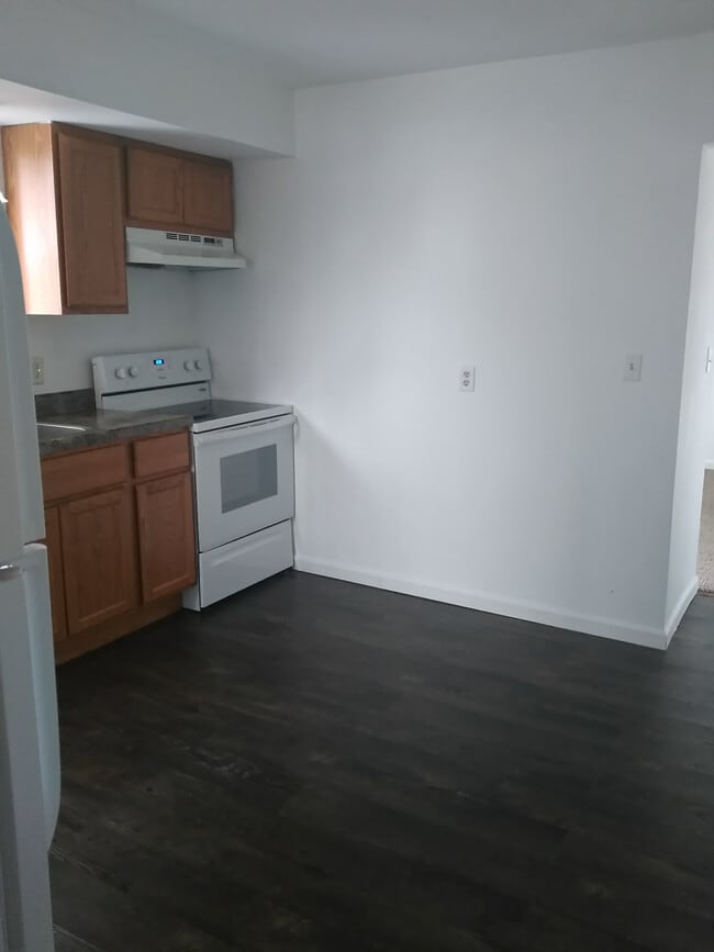 Building Photo - Grant Duplex