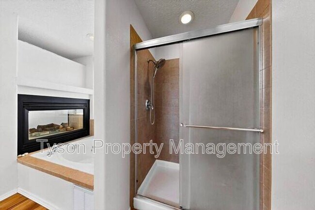 Building Photo - 10909 Pasquale Dr NW