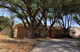 Building Photo - 4601 Somerset Lane