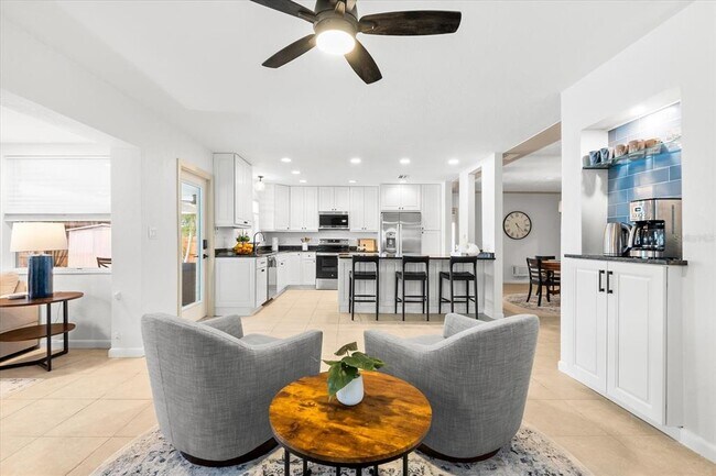 Building Photo - 8848 Sunlit Cove Dr NE