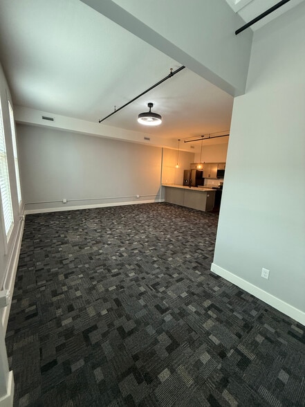 Apt 201 - 121 E Wooster St