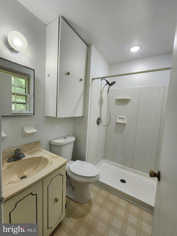 Building Photo - 32 Scioto Ct
