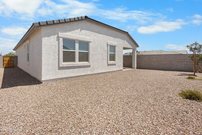 Building Photo - 18351 W Hackamore Dr