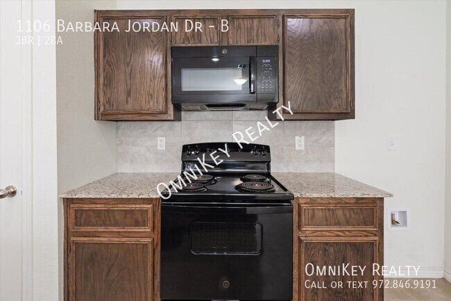 Building Photo - 1106 Barbara Jordan St