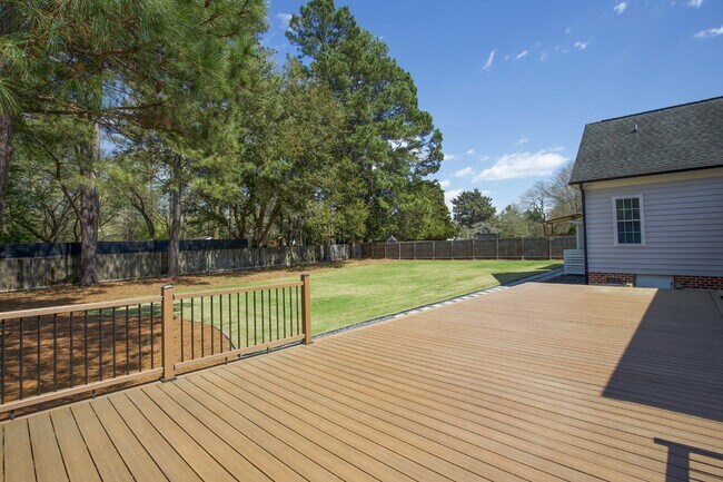 Building Photo - "Spacious and Inviting 2620 sq. ft. Home i...