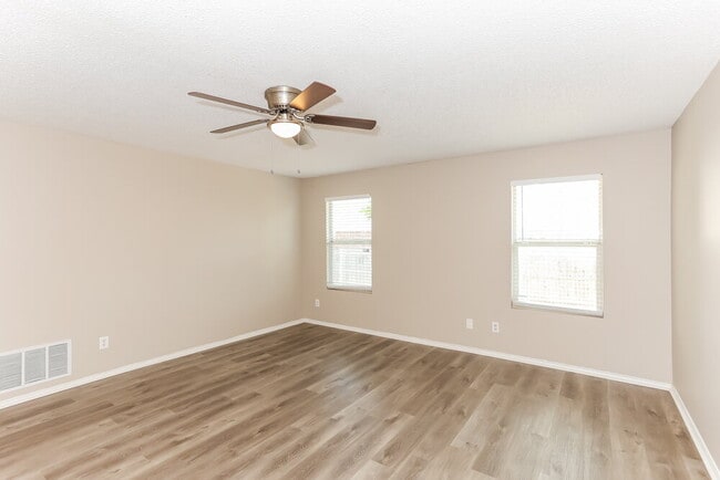Building Photo - 8761 Stonebriar Ln