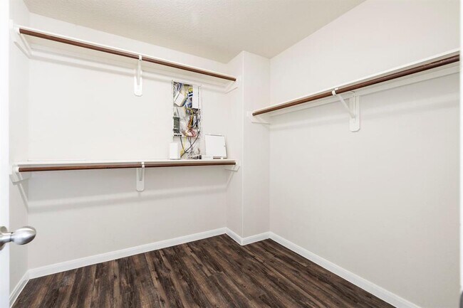 Building Photo - 26122 Parkman Grove Dr
