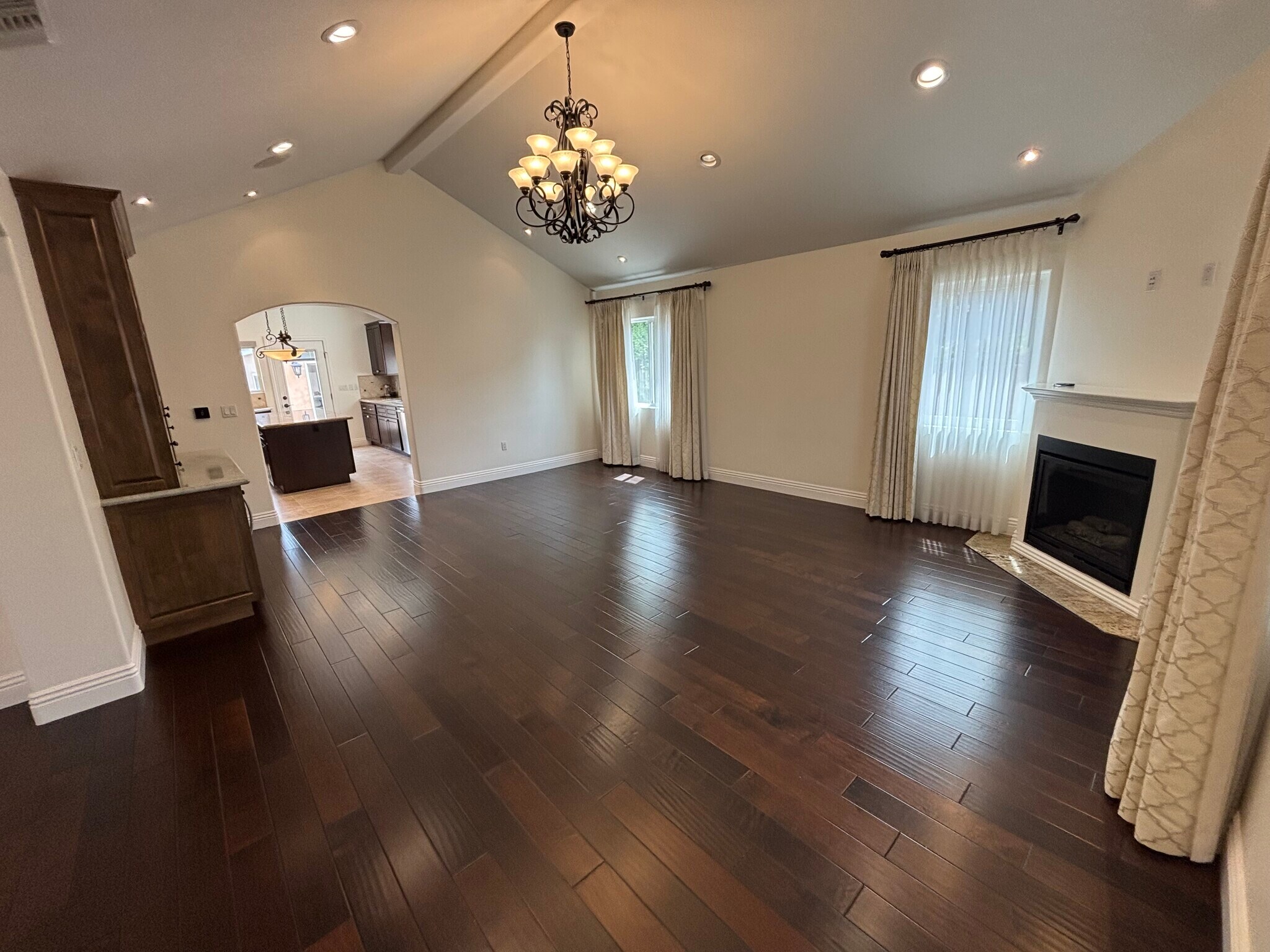 Living Dining - 5960 Balcom Ave